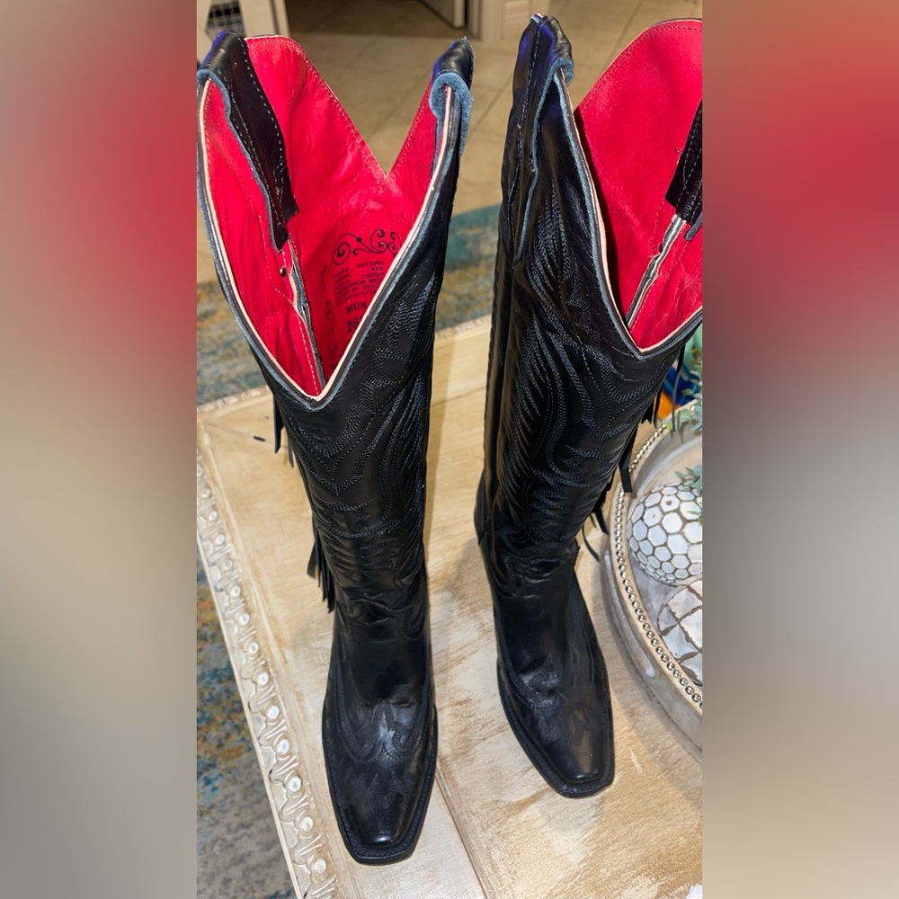 Black and Red Leather Womens Cowboy Knee High Boots size 26.5 which is a 9.5.